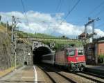 Re 4/4 II 11220 mit S 1 12162 bei der Einfahrt in Lutry am 7.