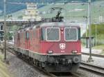 SBB - Nachschuss des Lokzug mit 3 Re 4/4 am schluss die  Re 4/4 11262 unterwegs bei Aigle am 07.06.2008