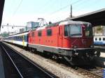 SBB -  Re 4/4 11124 vor Regio in Fribourg am 26.07.2008