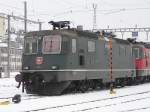 SBB - Grne Re 4/4  11309  im Lok-Depotareal von Biel/Bienne am 11.01.2009