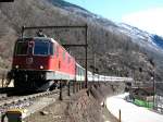 Re 4/4 II 11304 mit IR bei Giornico am 21.02.2009