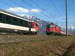 Dank der 20-Mintigen Versptung des EC Vorarlberg mit Re 4/4 II 11196 am 16.03.2009 konnte ich dessen Begegnung mit dem IC nach Chur bei Bilten ablichten.