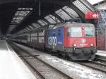 SBB - Bunt gemischter Schnellzug im Bahnhof von Zrich mit der Lok 420 160-4 unterwegs am 20.02.2009