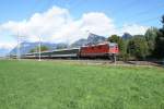 Re 4/4 II 11136 nhert sich am 5.9.09 mit dem RE 3811 St.Gallen - Chur Maienfeld.