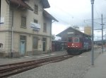 Alt neben neu: Das alte Bahnhofsgebude in Baldegg musste vor ein Paar Jahren dem neuen (rechts, klein) weichen.