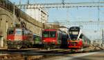 Parade in Neuchtel: Re 4/4 II, NPZ und TRN/RVT Flirt.