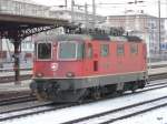 SBB - Re 4/4  11277 abgestellt im Bahnhof von Renens am 19.12.2009