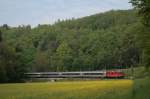 Re 4/4  mit IC 282 Zrich HB - Stuttgart Hbf bei Thayngen. 08.05.10