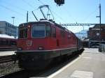 Re 4/4 11151 mit IR 2272 im Bahnhof Arth-Goldau, 29.07.2010.