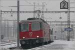 RE3822 nach St.Gallen mit Re 4/4 II 11153 fhrt in Sargans ein.