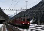 SBB Re4/4II 11315 und Re6/6 11601 am Gotthard mit einem Gterzug unterwegs auf dem Weg in den Sden.