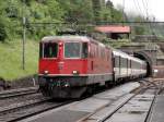 Re 4/4 II 11129 mit IR bei Wassen am 11.06.2011