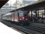 SBB - Re 4/4 11210 + Re 4/4  mit IR bei der einfahrt im Bahnhof Aarau am 23.05.2011