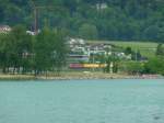 SBB - Re 4/4 mit Postgterzug unterwegs am Bielersee am 26.05.2011