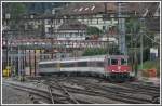 IC184 nach Stuttgart mit Re 4/4 II 11211 fhrt durch Zrich Oerlikon (14.07.2011)