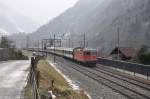 Re 4/4 II 11149 mit Interregio am 07.01.2012 bei Silenen