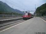 Die Re 4/4'' 11229 fuhr am 25.5.06 in mit dem IR 767 nach Chur in Ziegelbrcke ein.