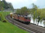 SBB - Gterzug mit den Loks Re 4/4 11291 und Re 4/4 11240 unterwegs bei Villeneuve am 01.05.2012