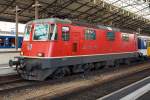 SBB Re 4/4 II (Re 420) 11207 mit IR steht im Bahnhof Lausanne am 25.05.2012.