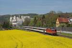 Re 4/4  11245 mit IC 280 Zrich HB - Stuttgart Hbf in Thayngen. 28.04.12