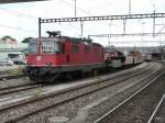 SBB - Re 4/4  11264 mit Gterzug abgestellt im Bahnhofsareal in St.Gallen-St.Fieden am 13.09.2012