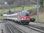 SBB - Re 4/4  11118 mit Schnellzug bei der einfahrt im Bahnhof Stein-Sckingen am 30.12.2012