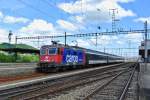 Zurzeit verkehrt ausnahmsweise eine Re 420 von SBB Cargo im Personenverkehr. Re 420 346-9 mit IR 1778 bei Durchfahrt in Killwangen-Spreitenbach, 19.05.2013.

