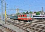 Re 4/4 II 11108, Swiss Express, abgestellt mit einem EWI/II Pendel in Bern.