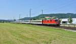 Re 4/4 II 11194 mit IR 2177 bei Sissach.