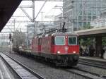 SBB - Re 4/4 11177 und Re 4/4 11293 vor Gterzug bei der durchfahrt im Bahnhof Zrich Altsetten am 16.09.2013