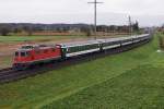 SBB: Sportzug bestehend aus einer Re 4/4 und 6 Bpm. Diese Aufnahme ist dank der Info des Bahnbildfotografen Simon am 3. November 2013 bei Bettenhausen entstanden. Nochmals besten Dank.
Foto: Walter Ruetsch