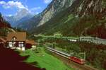 11154 erklimmt den Gotthard unterhalb von Wassen, 30.08.2005.