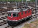 Re 4/4 II 11132 auf einem Abstellgleis beim Bahnhof SBB. Die Aufnahme stammt vom 18.09.2012.