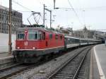 SBB - Re 4/4  11116 mit Fussballextrazug im HB Zürich am 16.02.2014