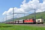 Re 4/4 II 11274 mit Gterzug in Oberbuchsiten, 23.04.2014.