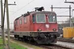 Re 4/4 II 11243 abgestellt beim Güterbahnhof in Muttenz. Die Aufnahme stammt vom 04.04.2014.