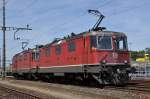 Zwei Re 4/4 II 11190 + 11267 beim Güterbahnhof in Muttenz. Die Aufnahme stammt vom 05.05.2014.