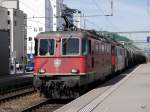 SBB - Re 4/4 11292 + 421 387-2 vor Güterzug bei der durchfahrt im Bahnhof Prattelen am 05.05.2014