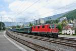 usserst selten verkehrt ein EWII Pendel durch Moutier. Heute verkehrte jedoch der Reservependel von Olten via Biel-Moutier-Delmont nach Bure, und wieder zurck. Der Pendel holte in Bure Soldaten ab, welche heute die Rekrutenschule abgeschlossen haben. Im Bild ist die Re 4/4 II 11118 mit ihrem EWI/II Pendel und der Re 4/4 II 11132 (am Schluss) bei Durchfahrt in Moutier, 31.07.2014.