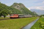 Re4/4 '' 11108 mit RE3817 am 09.05.2013 bei Sargans