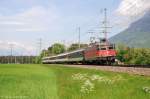 Re4/4 '' 11303 mit RE3819 am 09.05.2013 bei Weite