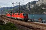 Lokzug mit Re4/4 11361 und Re4/4 11177 unterwegs bei Mühlehorn am Walensee den 7.10.2014