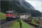 Zwei Re 4/4 II mit einem ungewohnten Zug beim Pfaffensrpung (Kilometer 58).
10. Okt. 2014