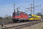 Bereits der zweite Tango der zweiten Serie, mit der Betriebsnummer 172, wird mit der Re 4/4 II 11295 nach Basel gefahren. Auf dieser Aufnahme befindet sich die Komposition kurz vor dem Bahnhof Kaiseraugst, wo ein kleiner Halt gemacht wird. Die Aufnahme stammt vom 24.03.2015.