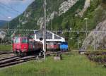 100 Jahre Vallorbe-Fasne: Bereits am frühen Morgen des 16.5.2015 warten vor dem SBB-Depot Vallorbe Fahrzeuge von verschiedenen Unternehmen auf ihren Einsatz.