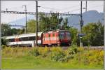 IC 920 mit Re 4/4 II 11109 in Landquart.