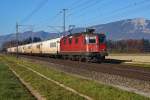 SBB: Lebensmittelzug mit Re 4/4 11297 bei Deitingen am 10.