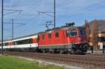 Re 4/4 II 11193 fährt zum Bahnhof Sissach. Die Aufnahme stammt vom 16.11.2015.