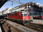 SBB - Re 4/4 11164 mit IR im Bahnhof Olten am 23.01.2016