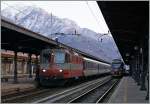 Eine kleine Italienrundreise (Bild 5): Und zum Schluss gab es Cremeschnitte! 
Nachdem mich die verschieden Züge der FS pünktlich und sehr komfortabel von Alpen durch die Po Ebene wieder zurück zu den Alpen brachten freute ich mich über die gelungene Überraschung der SBB Re 4/4 II 11109 Swiss-Express vor dem IR 3330 in Domodossla, welcher als letzter Zug dieser Italienrundreise mich wieder in die Schweiz brachte.
1. März 2016